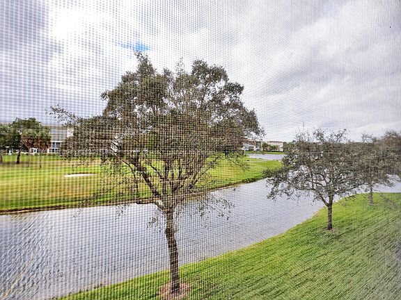 2nd image of 3203 Portofino Pt #H3