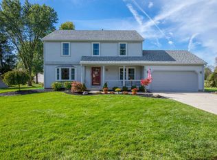809 Whirlaway Cir, Columbus, OH