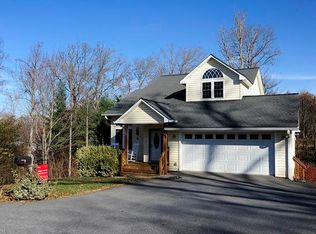 13 Ridge Runner Ln, Asheville, NC 28806