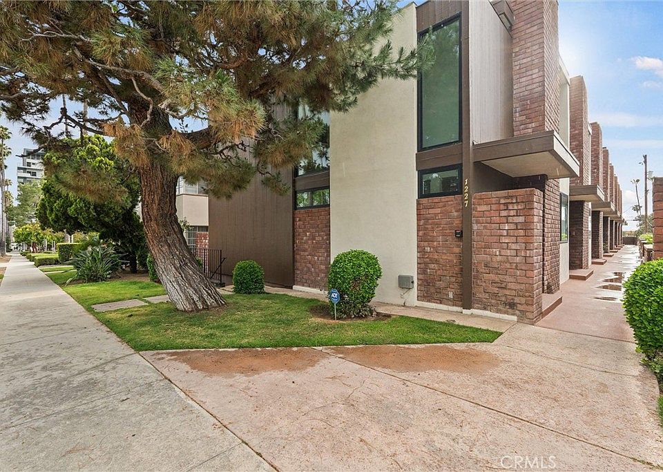 1st image of 1227 N Brand Blvd