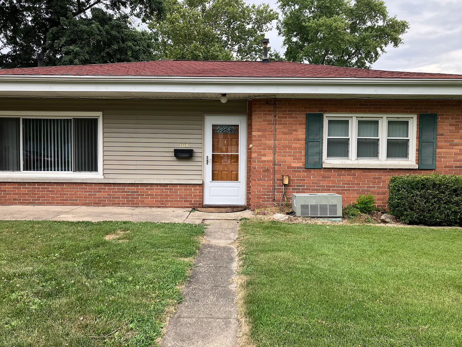 3 bed, 1228 sqft, $1,650 — Photo 3