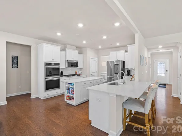 19108 Birdmeadow Dr, Huntersville, NC 28078