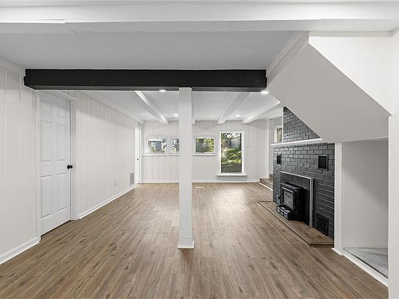 5th image of 704 N Ann St