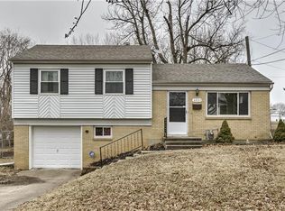 3204 Queen Ridge Dr, Independence, MO 64055