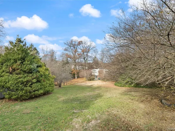 Ladd Road, Bronx, NY 10471