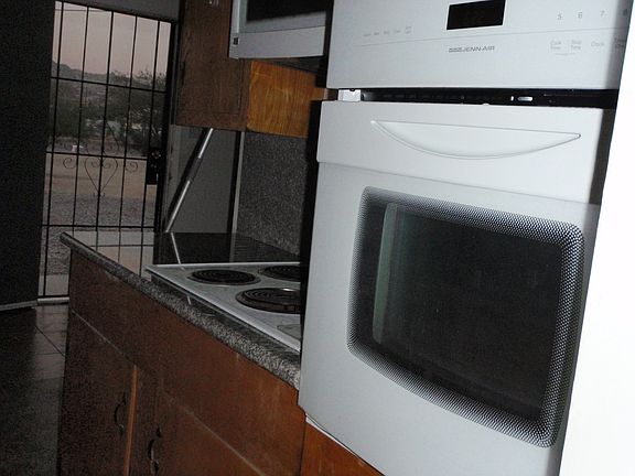 BUILT IN STOVE/OVEN