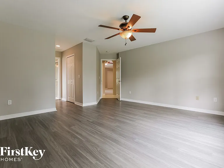 2463 Alesio Ave — Photo 3
