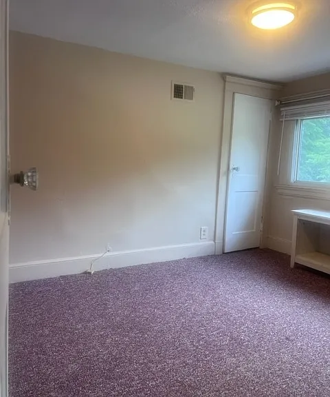 466 Derby Ave — Photo 3