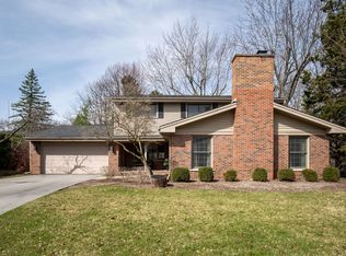 1800 Clover Rd, Northbrook, IL 60062