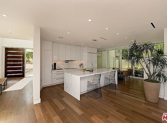 4th image of 1484 Lachman Ln
