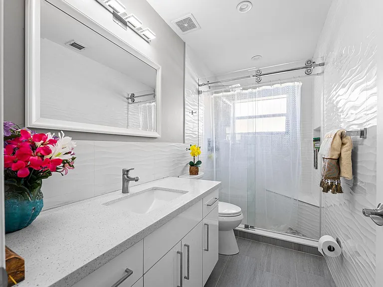 181 SW 203rd Ave — Photo 13