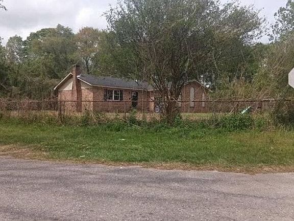 2nd image of 19575 Dees Rd