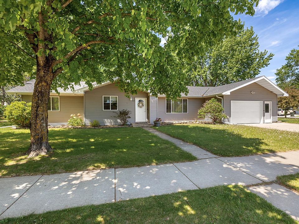 1st image of 203 Kamnic St