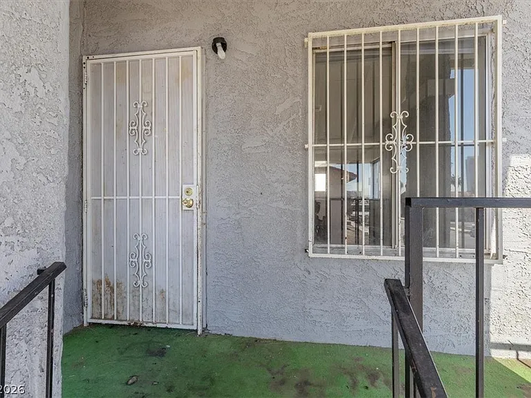 3649 Van Dyke Ave #C — Photo 2