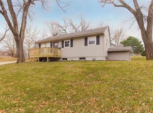 402 Murphy Ave, Bonner Springs, KS 66012