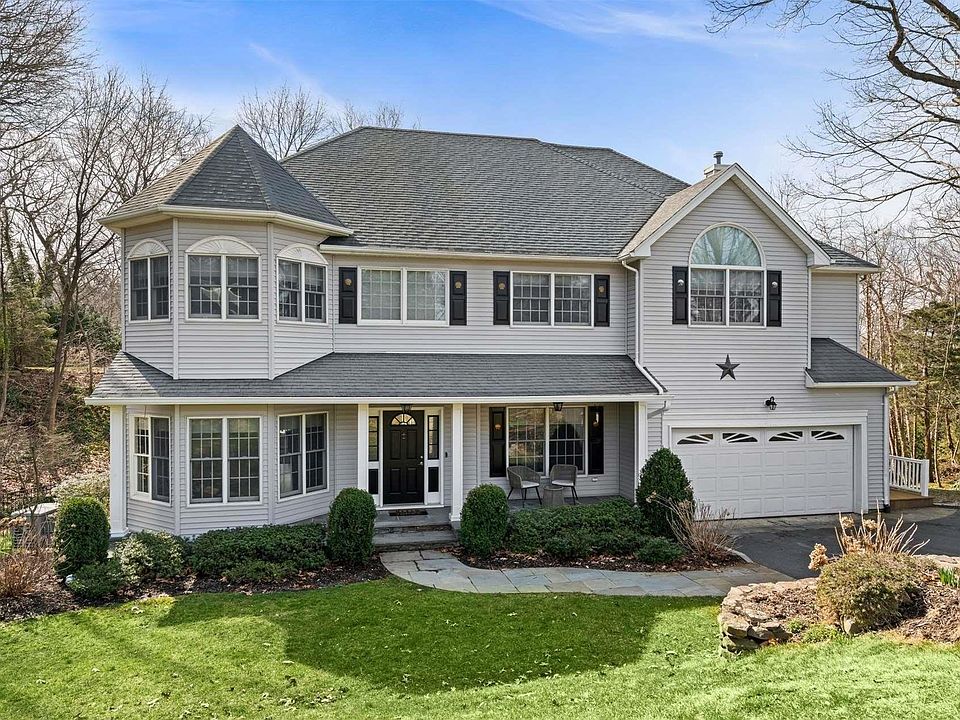 1st image of 70 Bay Drive E