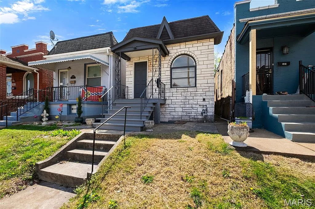 4936 Shaw Ave photo 1