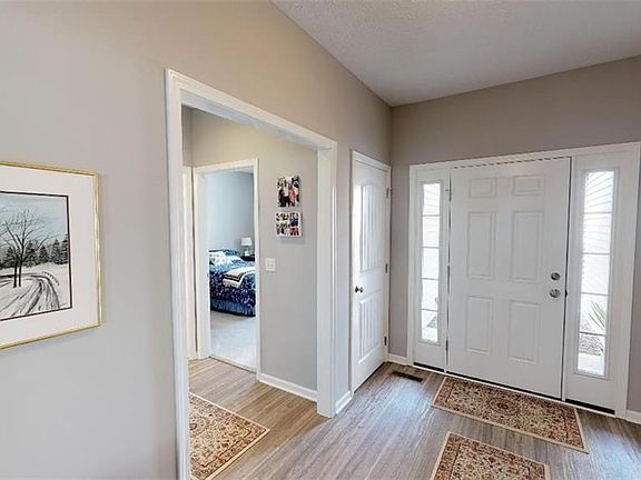 3rd image of 129 Newport Ct