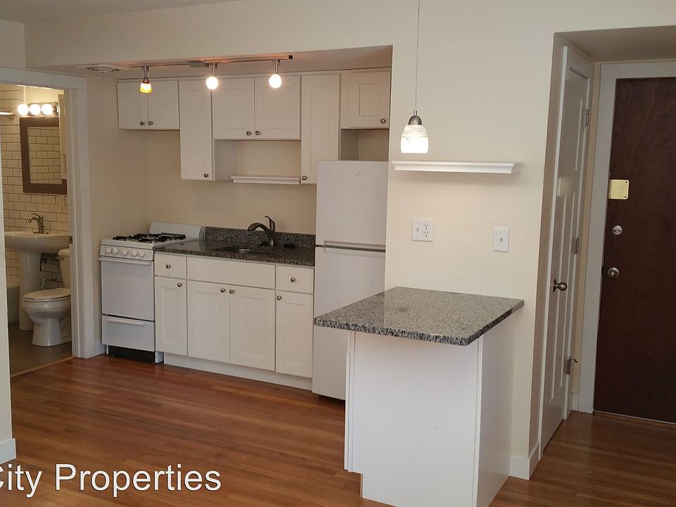 1st image of 1639 N Farwell Ave APT 102