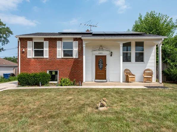 2021 Honore Ave, North Chicago, IL 60064