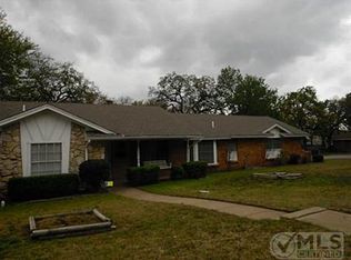 7200 Monterrey Dr, Fort Worth, TX 76112