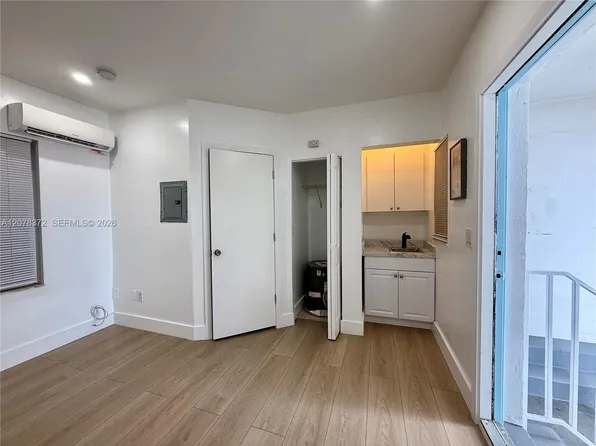 427 NE 62nd St APT 5, Miami, FL 33138