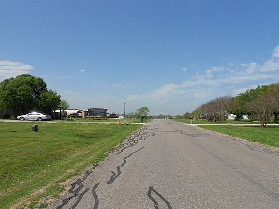 4th image of 5963 Shady Hill Cir