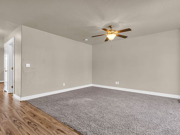 4th image of 927 N Independence Ave