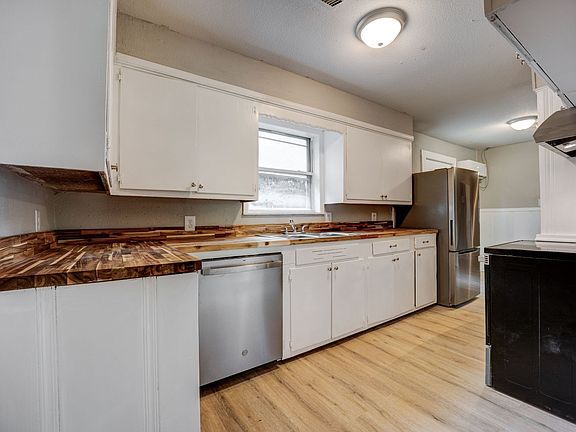 5th image of 4712 S 31st St