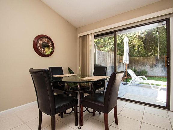 4th image of 2728 Versailles Ct