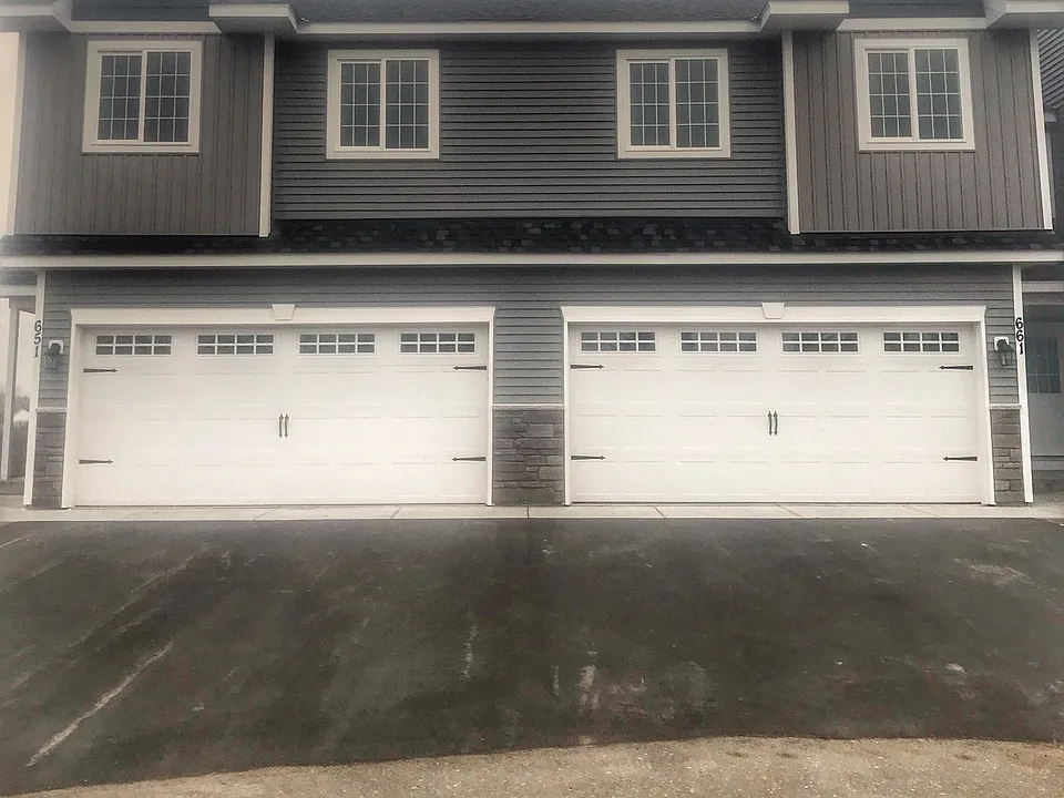 711 Poplar Pl