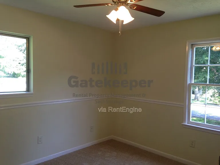 695 Georgia Ave — Photo 16