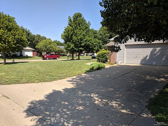 2nd image of 143 S Bradley Dr