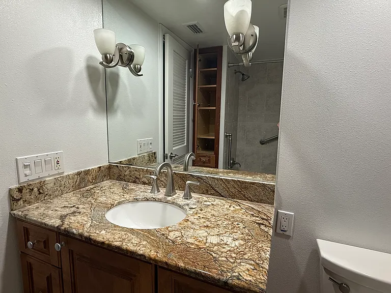 4600 Cove Cir #703 — Photo 18
