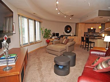 3151 Dean Ct APT 402, Minneapolis, MN 55416 | Zillow