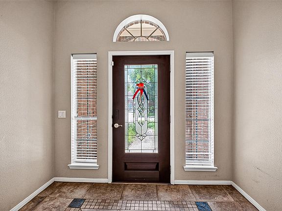 5th image of 2921 Linda Dr