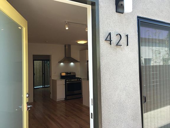 2nd image of 421 1/2 N Vendome St