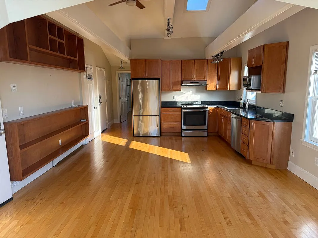 1 bed, 1.0 bath, 624 sqft, $2,500 — Photo 4