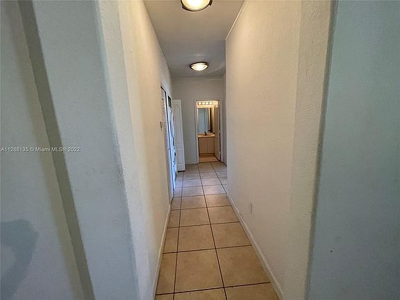 5th image of 2835 SE 16th Ave Unit 201