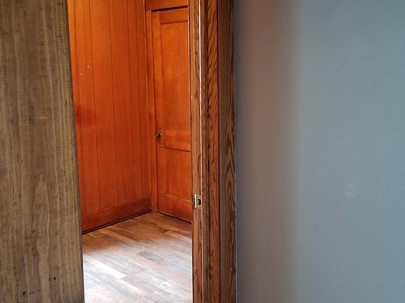 4th image of 25 Como Ave #1