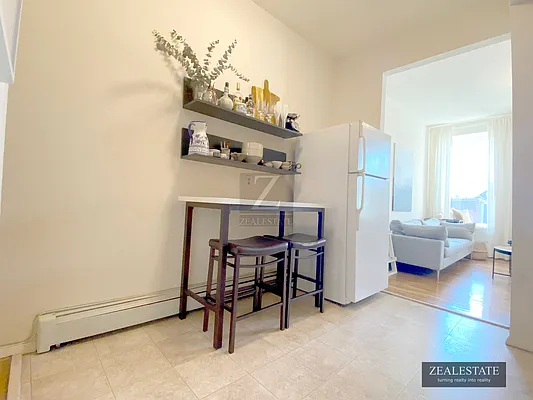 Rented by ZealEstate Group Inc | media 29