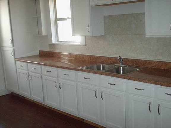 5th image of 1006 S Pine St