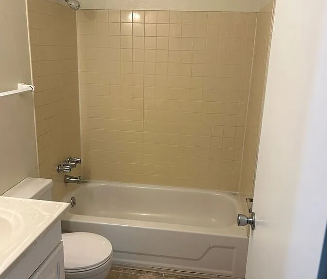 3809 University Ave #18 — Photo 12