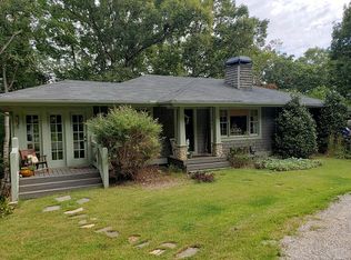 442 Willow Ln, Lavonia, GA 30553