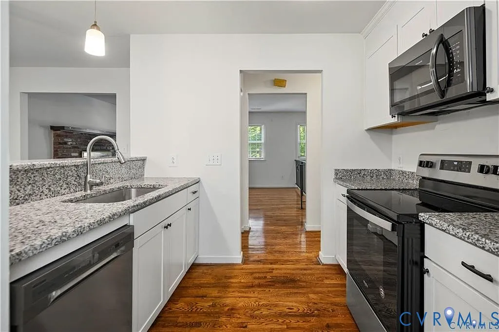 2 bed, 1.0 bath, 1008 sqft, $1,645 — Photo 1