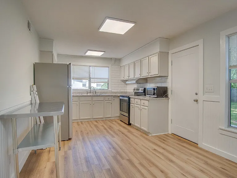 3371 Wellington Rd — Photo 12