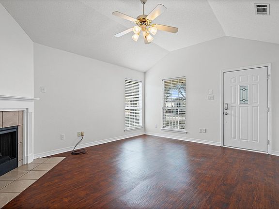 4th image of 605 Westchase Ct S