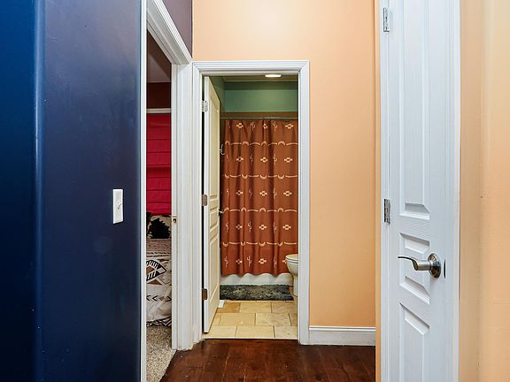 5th image of 3857 Hunters Cir