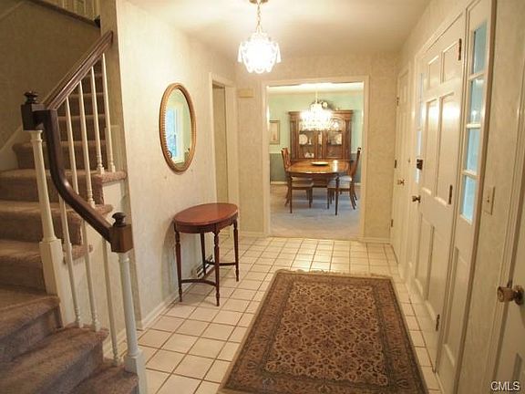 3rd image of 19 Lynnbrook Rd