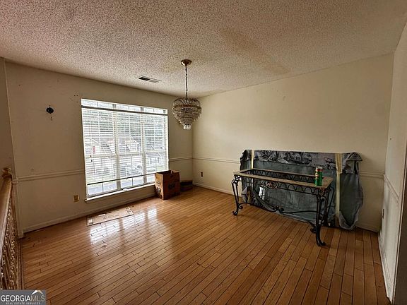 3rd image of 6364 Phillips Ct